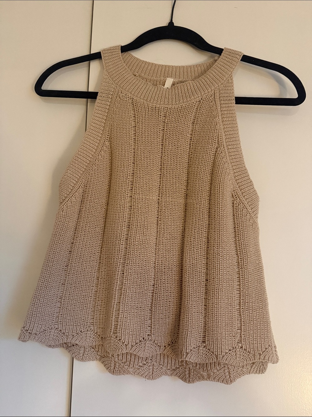 BE COOL Knit Scalloped Hem Tank in Beige